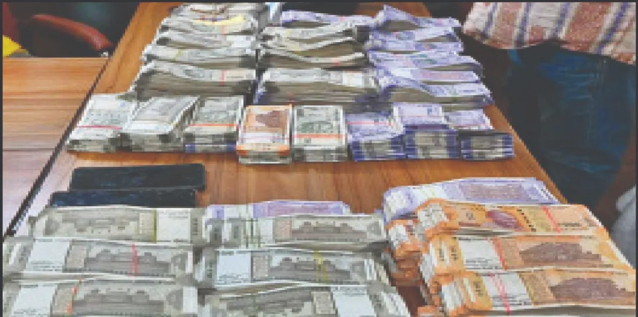  Fake job racket busted by police ପୁଲିସ ପଞ୍ଝାରେ ମିଛ ଚାକିରି ରୢାକେଟ୍‌: ୨ ଗିରଫ, ୬୨ ଲକ୍ଷ ଟଙ୍କା ଜବତ