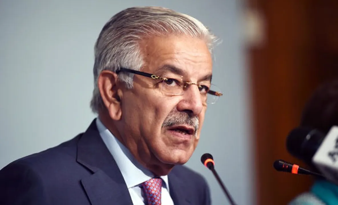  Pak Defence Minister threatens war with Taliban 