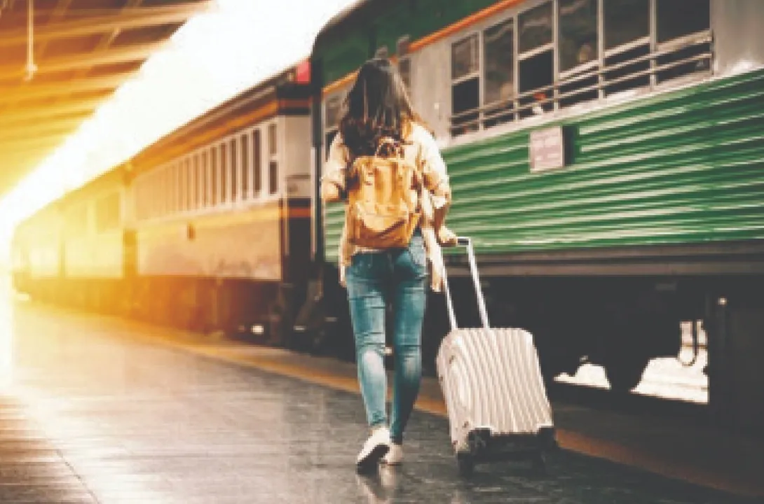  Are you traveling alone: ଟ୍ରେନ୍‌ରେ ଏକାକୀ ଯାତ୍ରା କରୁଛନ୍ତି କି!