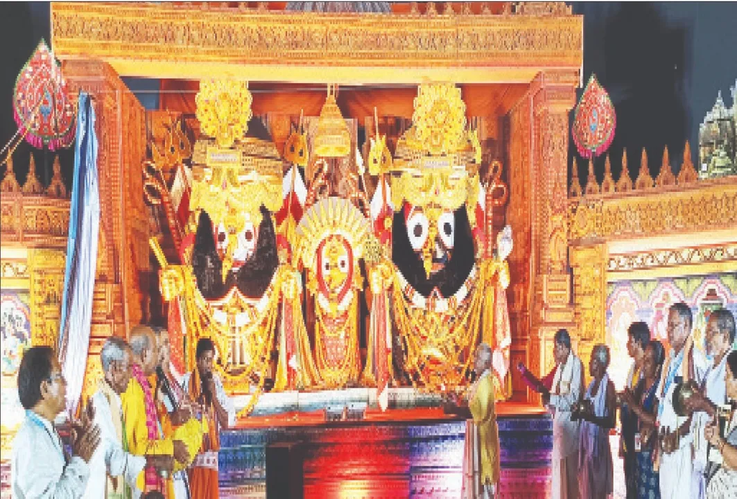  Nagarjuna besa: ମହାପ୍ରଭୁଙ୍କ ବସ୍ତ୍ର ଦେଖିବାକୁ ଆଗ୍ରହ: ‘ନାଗାର୍ଜୁନ ବେଶ ଦେଖି ଆତ୍ମତୃପ୍ତି ପାଇଛୁ’
