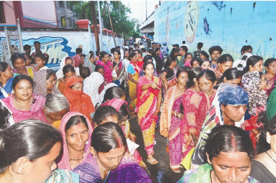  ମିଛ ଝାଡ଼ୁଦାର ଚାକିରି ନାଁରେ ଠକେଇ କରଜ କରି ଦେଇଥିଲେ ୧୨ ହଜାର