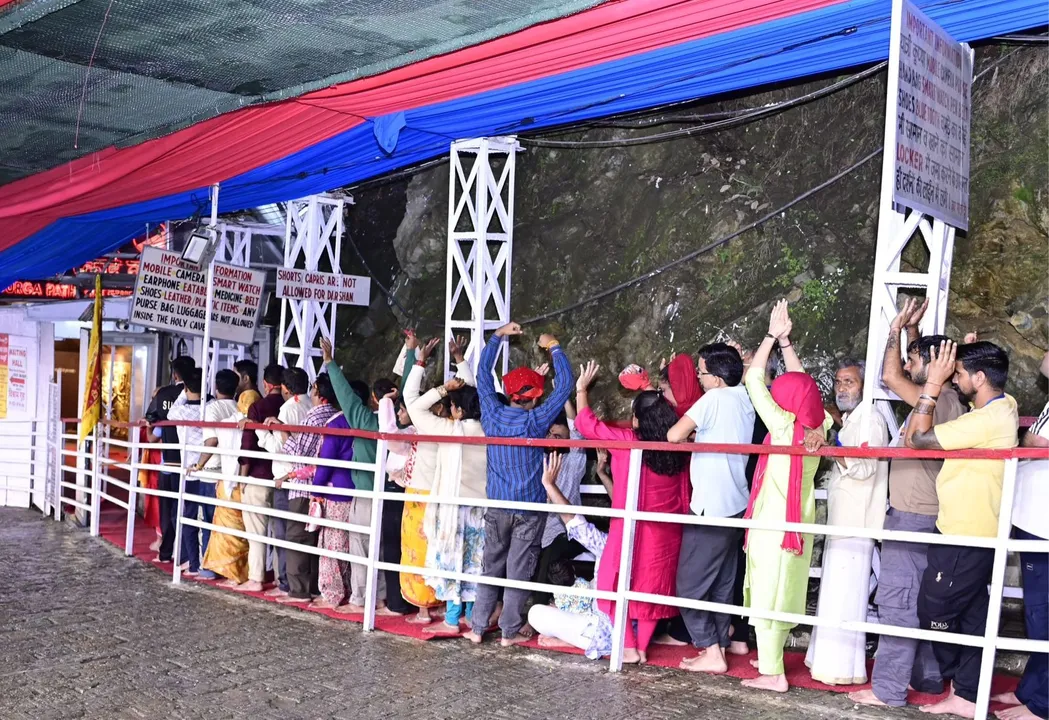  Vaishnodevi Photograph: (@OfficialSMVDSB) 