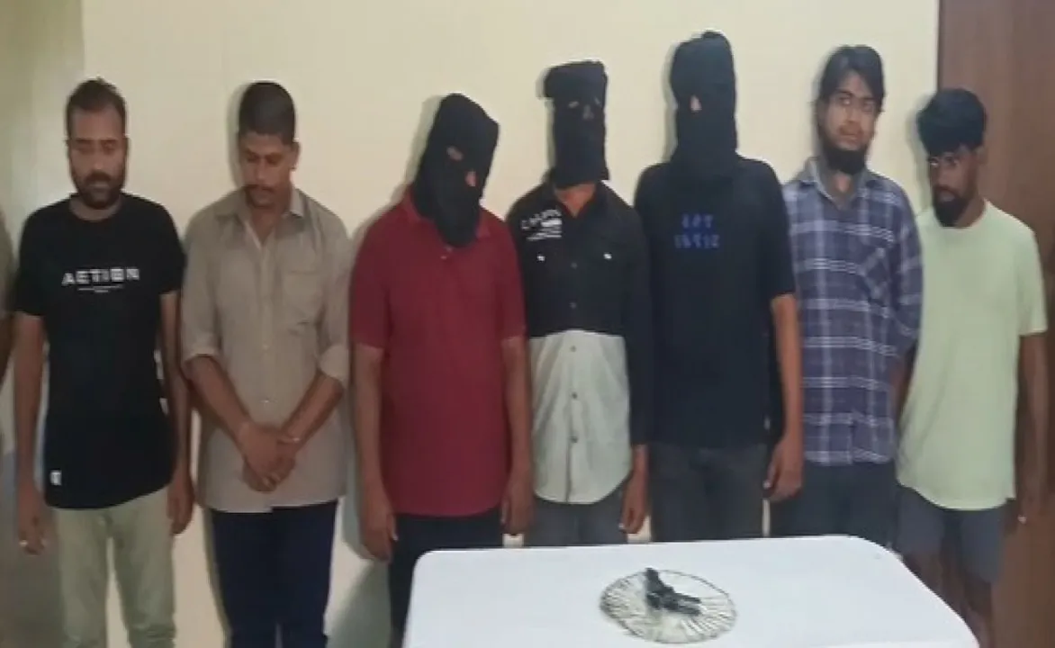  Robbery gang: କମିସନରେଟ୍‌ ପୁଲିସ ପଞ୍ଝାରେ ଡକାୟତି ଗ୍ୟାଙ୍ଗ: କର୍ମଚାରୀଙ୍କୁ ଅପହରଣ କରି ୧୦ଲକ୍ଷ ଲୁଟିଥିଲେ