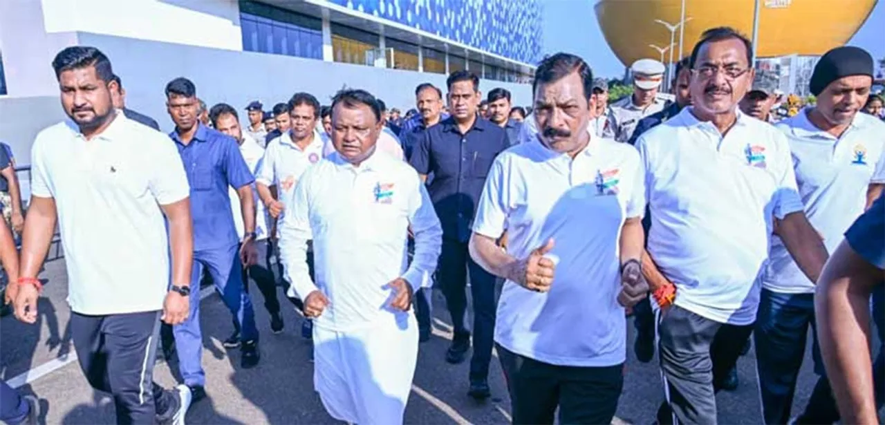  Photograph: (Ommcom News) 