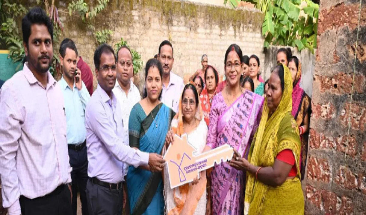  ବିଏମ୍‌ସିର ଅଙ୍ଗୀକାର ଓ ଗୃହପ୍ରବେଶ କାର୍ଯ୍ୟକ୍ରମ: ୫ ହିତାଧିକାରୀଙ୍କୁ ଚାବି ପ୍ରଦାନ