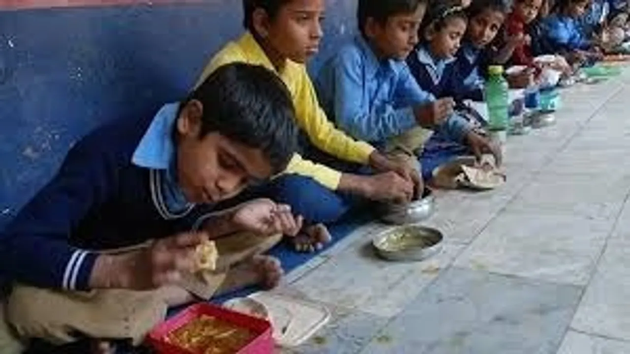  PM POSHAN Scheme Photograph: (@ business standard.com) 