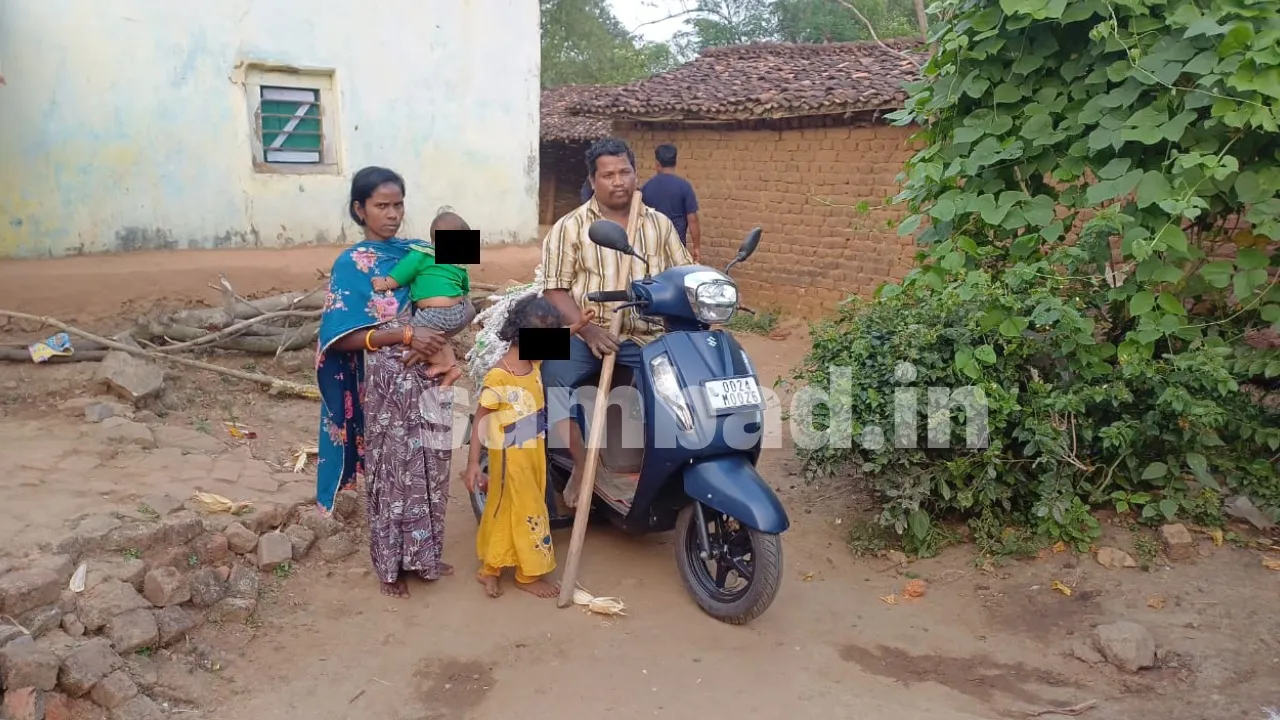  Dibyanga couple of Maidalpur in Nabarangpur. Photograph: (sambad.in) 