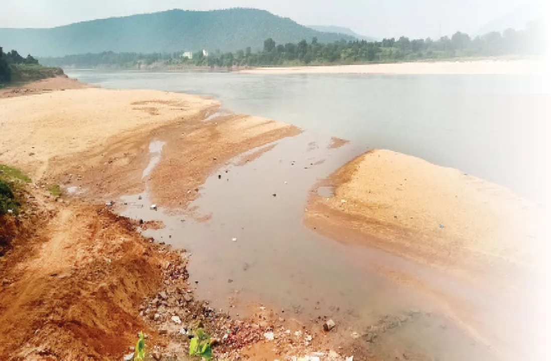 River in danger: ବିପଦରେ ନଈ: ଅସ୍ତିତ୍ବ ହରାଉଛି କୋଏଲ, ଜଳସେଚିତ ହୋଇପାରୁନି ଚାଷଜମି
