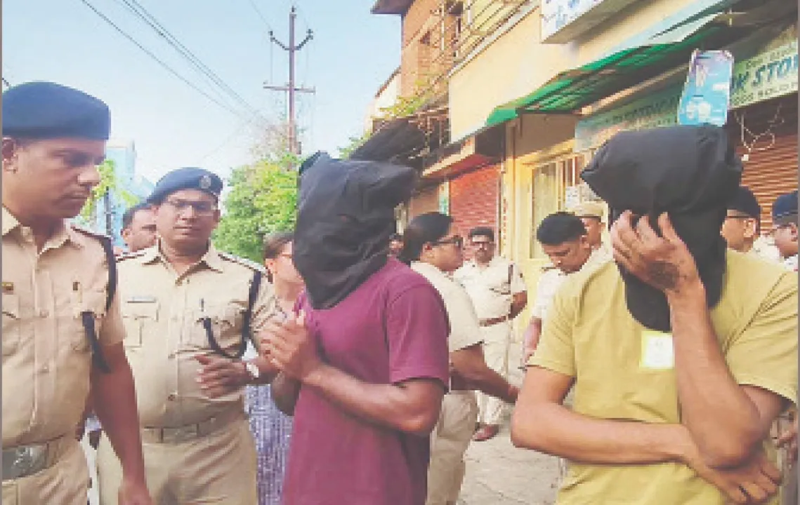  Pitavas murder case: ପୀତବାସ ହତ୍ୟା ମାମଲା: ପୁଲିସ ରିମାଣ୍ଡରେ ୬ ଅଭିଯୁକ୍ତ, ହତ୍ୟାର ଡେମୋ ଦେଖାଇଲେ କୁରୁପତି ଓ ଚିଣ୍ଟୁ