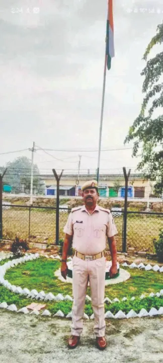  Constable falls: ଭିଡିଓ ରେକର୍ଡିଂ ବେଳେ ଟଳିପଡ଼ିଲେ କନେଷ୍ଟବଳ