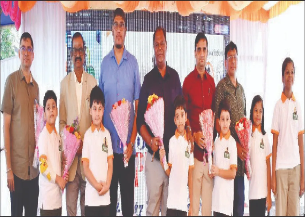  ପ୍ରଥମ ଚେସ୍‌ ଟର୍ଫ: ୬ ଜଣ ମିଳିତ ଶୀର୍ଷରେ