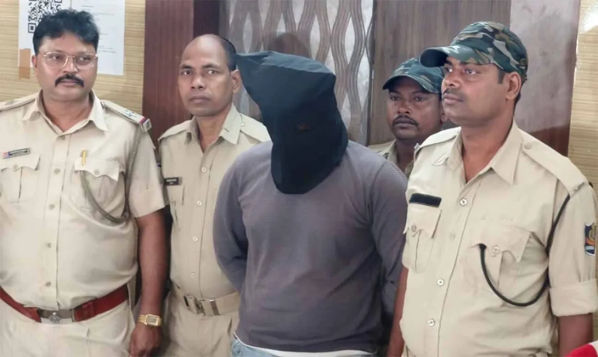  Main accused Shiva : ଏମ୍‌ସ କର୍ମଚାରୀଙ୍କୁ ଗୁଳିକରି ହତ୍ୟା ଘଟଣା ମାସକ ପରେ ମୁଖ୍ୟ ଅଭିଯୁକ୍ତ ଶିବା ଗିରଫ