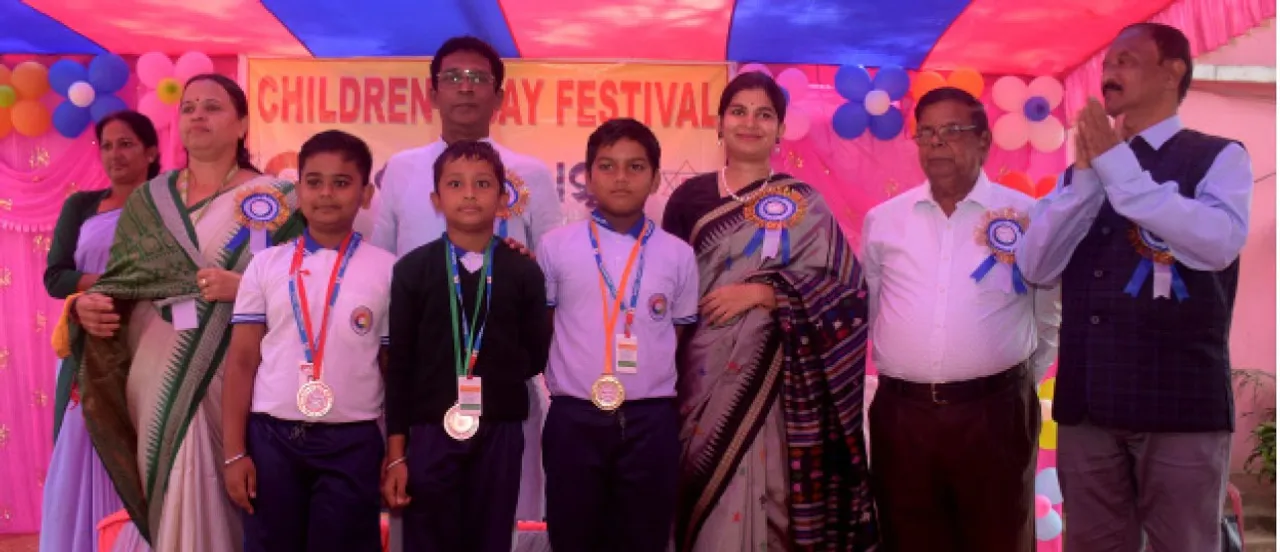  Children's Day at Jharapada: ଝାରପଡ଼ା ଶ୍ରୀଅରବିନ୍ଦ ପୂର୍ଣ୍ଣାଙ୍ଗ ଶିକ୍ଷାକେନ୍ଦ୍ରରେ ଶିଶୁ ଦିବସ: ‘ମୋବାଇଲ୍‌ ଫୋନ୍‌ ଆମଙ୍କୁ ନିୟନ୍ତ୍ରଣ ନ କରୁ’