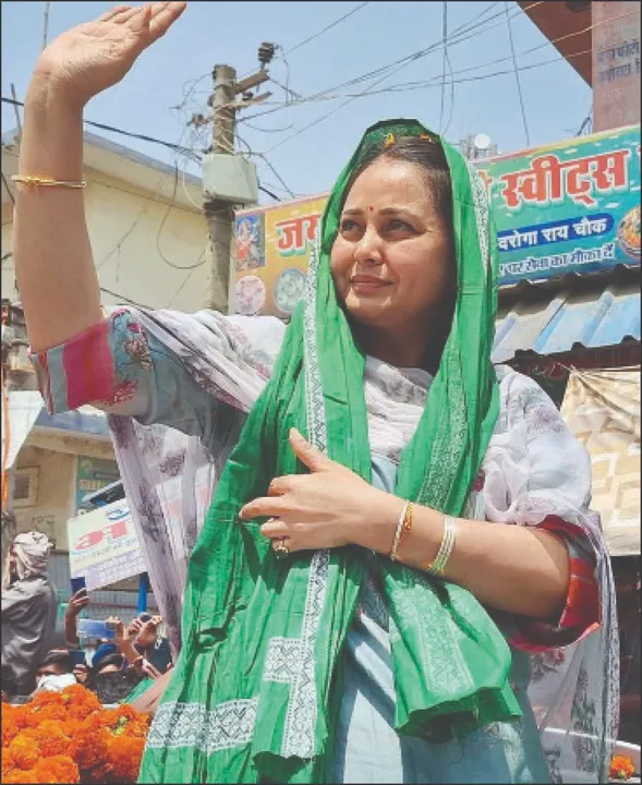  Rohini quits: ରାଜନୀତି ଛାଡ଼ିଲେ ଲାଲୁଙ୍କ ଝିଅ ରୋହିଣୀ