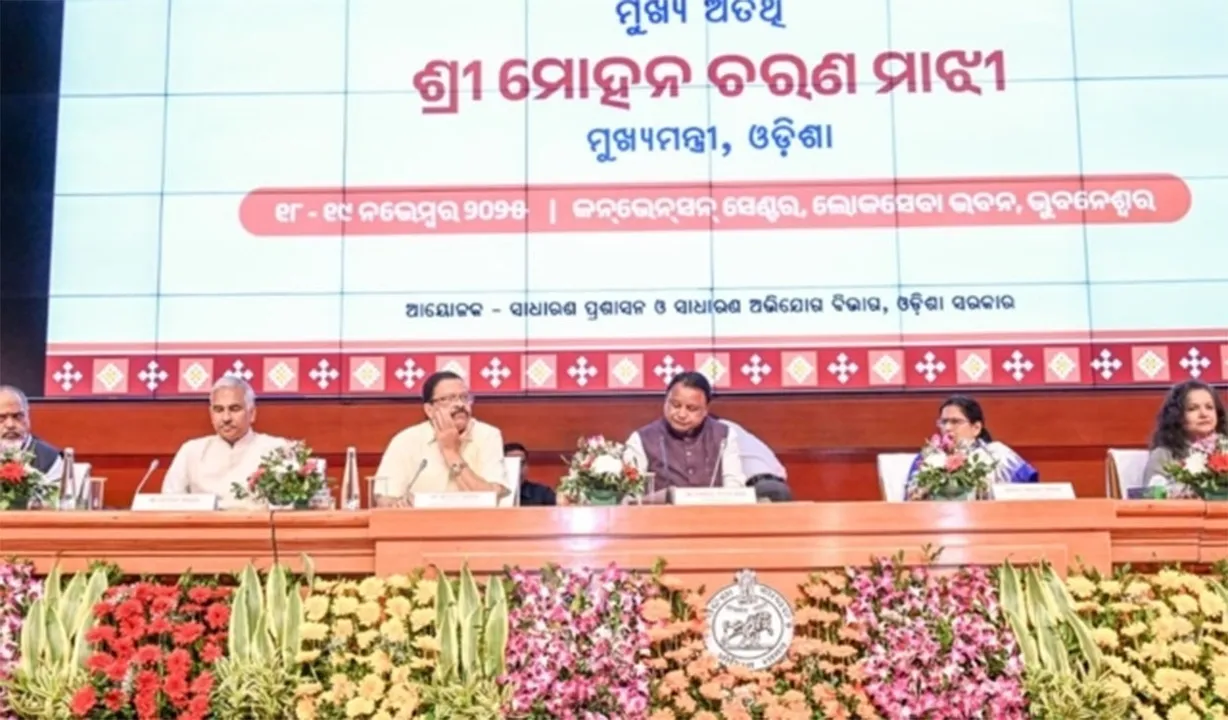  Chief Minister gives strong words: ଜିଲ୍ଲାପାଳ, ଏସ୍‌ପିଙ୍କୁ କଡ଼ା କଥା ଶୁଣାଇଲେ ମୁଖ୍ୟମନ୍ତ୍ରୀ: ‘ଦୁର୍ନୀତିକୁ ବରଦାସ୍ତ କରିବିନି’