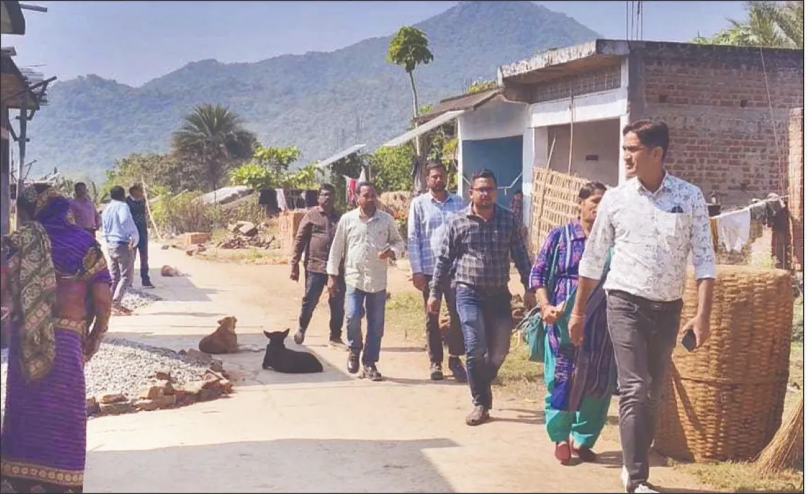  lights will shine in Suburbanpur: ୨୮ ବର୍ଷ ପରେ ଉପାନ୍ତ ସୁବର୍ଣ୍ଣପୁରରେ ଜଳିବ ଆଲୁଅ: ମୁଖ୍ୟମନ୍ତ୍ରୀଙ୍କ ନିର୍ଦ୍ଦେଶ ପରେ ଗାଁକୁ ଛୁଟିଲା ଅଧିକାରୀଙ୍କ ସୁଅ