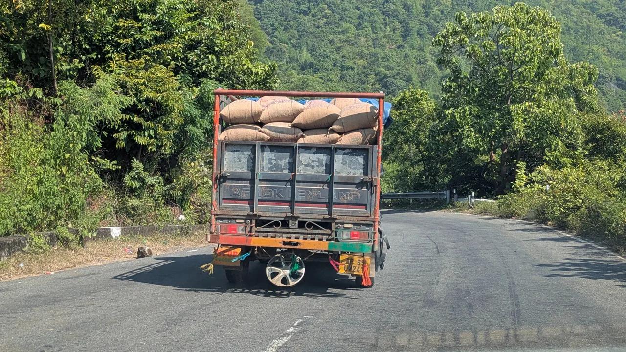  Paddy smuggling in Nabarangpur Photograph: (sambad.in) 