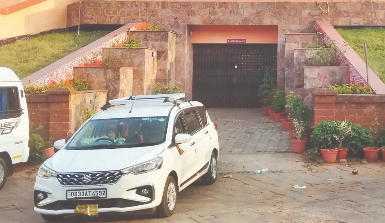  Toilet: ଶୌଚାଳୟ ଅଭାବରୁ ଅଭାବନୀୟ ସ୍ଥିତି: ଏକାମ୍ର‌କ୍ଷେତ୍ରରେ ପର୍ଯ୍ୟଟକ ହଟହଟା