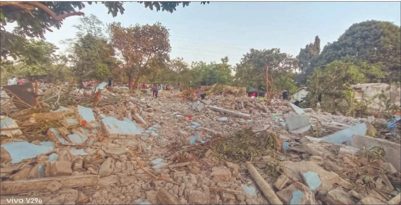  Bulldozer in Saliasahi: ସାଲିଆସାହିରେ ବୁଲ୍‌ଡୋଜର ପାହାର ଜାରି ୪୦୭ ଘର ଧୂଳିସାତ୍‌