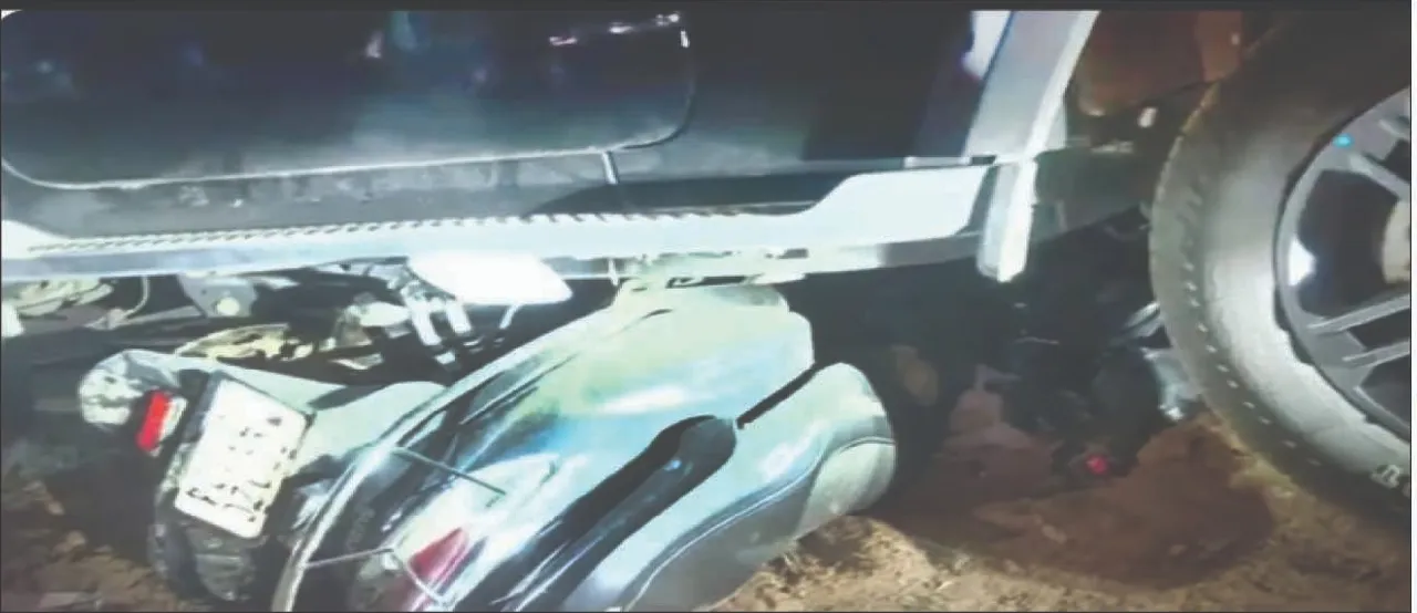  Thar terror: ସ୍କୁଟିକୁ ଘୋଷାଡ଼ିନେଲା ଥାର୍‌