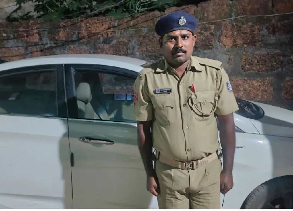  Fake police officer: ଫାଣ୍ଡିରେ ଅଟକ ନକଲି ପୁଲିସ ବାବୁ