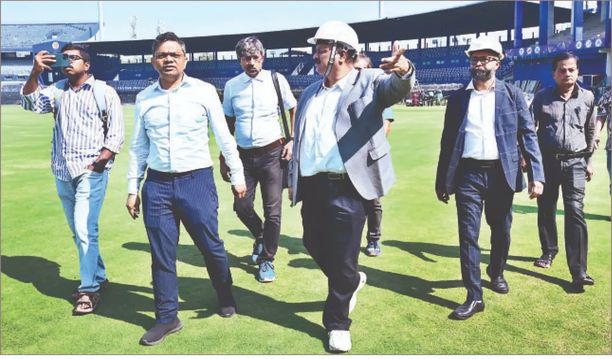  Stadium reinforcement work: ଷ୍ଟାଡିୟମ୍‌ ସୁଦୃଢ଼ୀକରଣ କାର୍ଯ୍ୟ ଯାଞ୍ଚ କଲେ ଆଇଆଇଟି ପ୍ରତିନିଧି: ବାରବାଟୀ ସିଟ୍‌ ଅଢ଼େଇ ହଜାର କମିବ