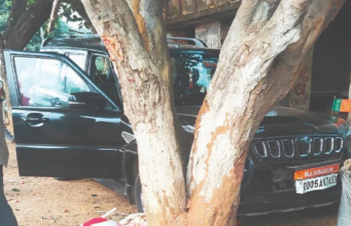  MLA's vehicle accident: ବିଧାୟକଙ୍କ ଗାଡ଼ି ଧକ୍କାରେ ୨ ଗୁରୁତର: ଉତ୍ତ୍ୟକ୍ତ ଲୋକଙ୍କ ଉଦଳା-ବାରିପଦା ରାସ୍ତା ଅବରୋଧ