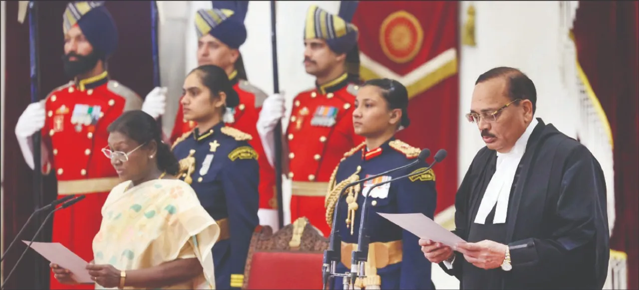  53rd Chief Justice of India: ୫୩ତମ ପ୍ରଧାନ ବିଚାରପତି ଭାବେ ଶପଥ ନେଲେ ଜଷ୍ଟିସ୍‌ ସୂର୍ଯ୍ୟକାନ୍ତ