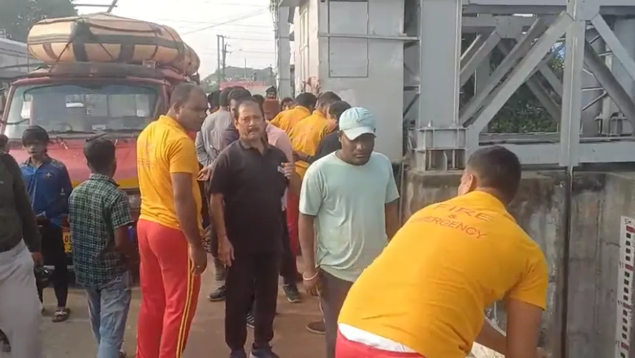  dead body of baby girl rescued from mahanadi Photograph: (sambad.in) 