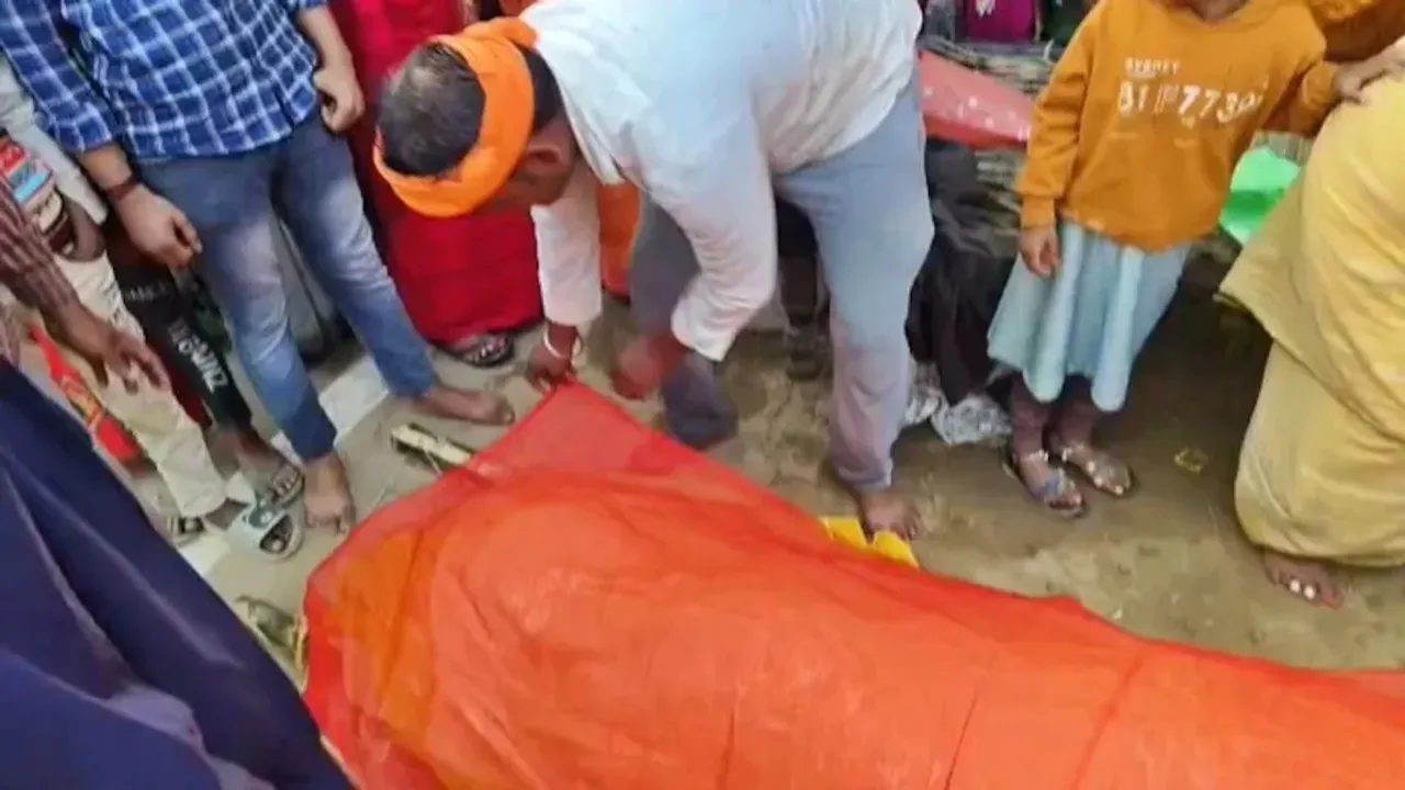  gorakhpur-son-apologizes Photograph: (@sambad.in) 