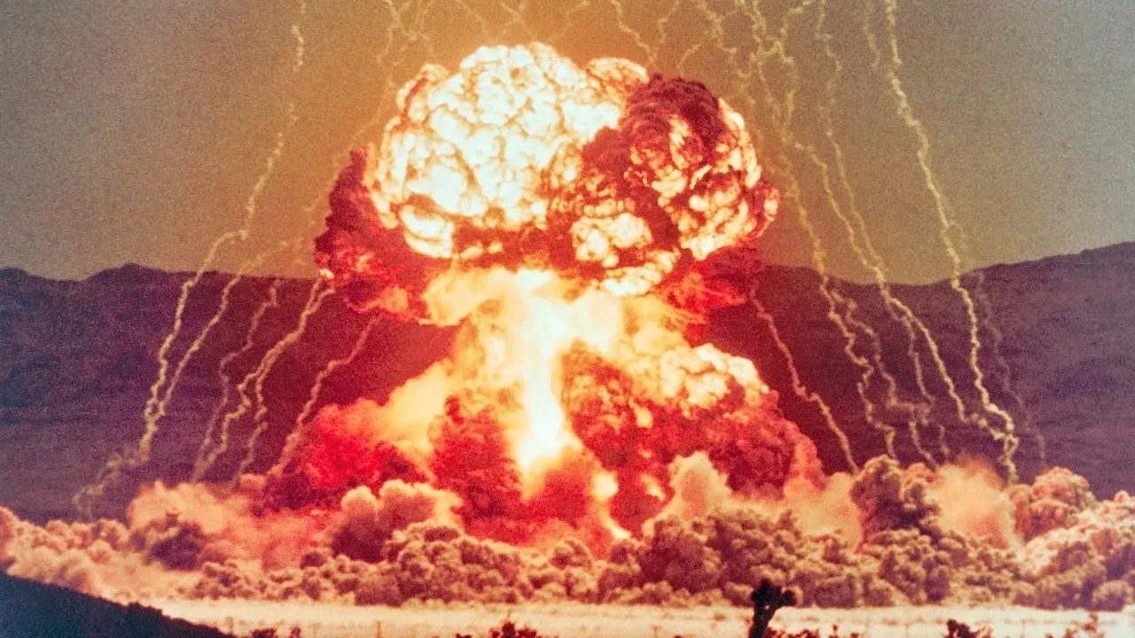  atomic blast Photograph: (Image coutey: The War Zone) 