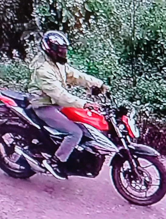  2 miscreants snatched gold chain at balipatna Photograph: (sambad.in) 