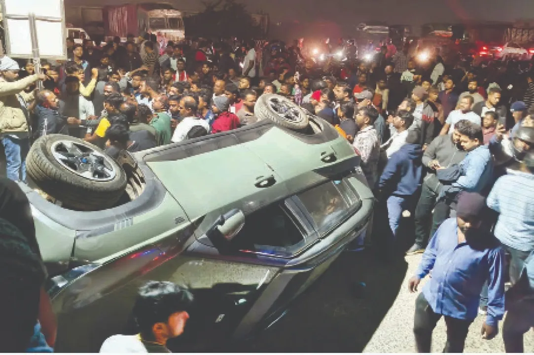  Car runs : ବୃଦ୍ଧଙ୍କ ଉପରେ ମାଡ଼ିଗଲା କାର୍‌