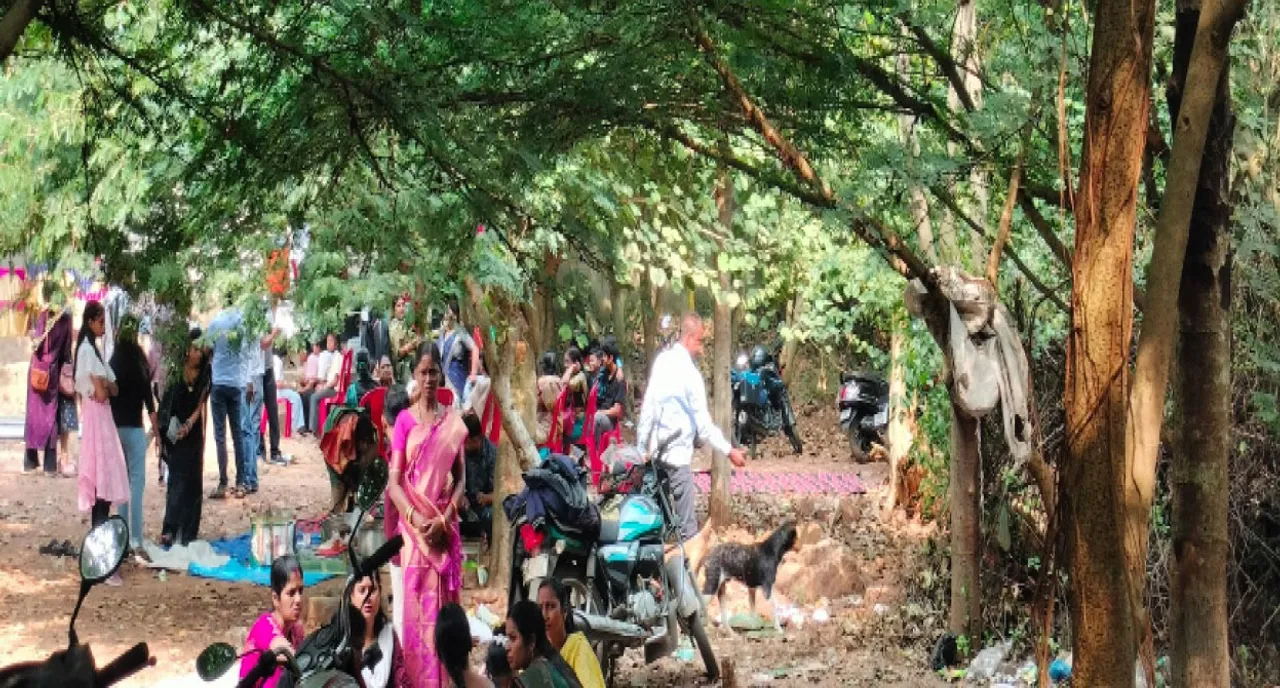  Tourist in dhauli: ଆରମ୍ଭ ହେଲା ବଣଭୋଜି ଋତୁ: ଧଉଳି ମୁହାଁ ପର୍ଯ୍ୟଟକ, ଅସନ୍ତୋଷ ବଢ଼ାଉଛି ଅସଜଡ଼ା ଭିତ୍ତିଭୂମି