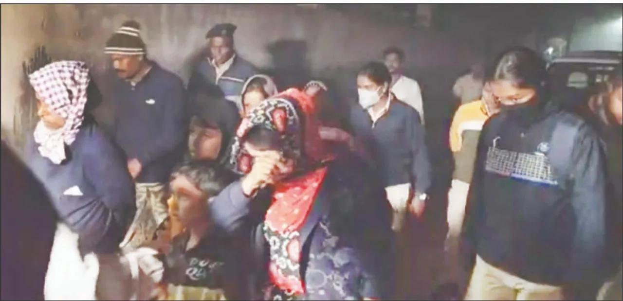  Forced to arrest Bangladeshi: ବାଂଲାଦେଶୀଙ୍କୁ ଧରିବାକୁ ଜୋର୍‌ଦାର ଚଢ଼ଉ: ବିଳମ୍ବିତ ରାତିରେ ତରିକୁନ୍ଦରୁ ୨୧ ସନ୍ଦିଗ୍ଧଙ୍କୁ ଉଠାଇନେଲା ପୁଲିସ