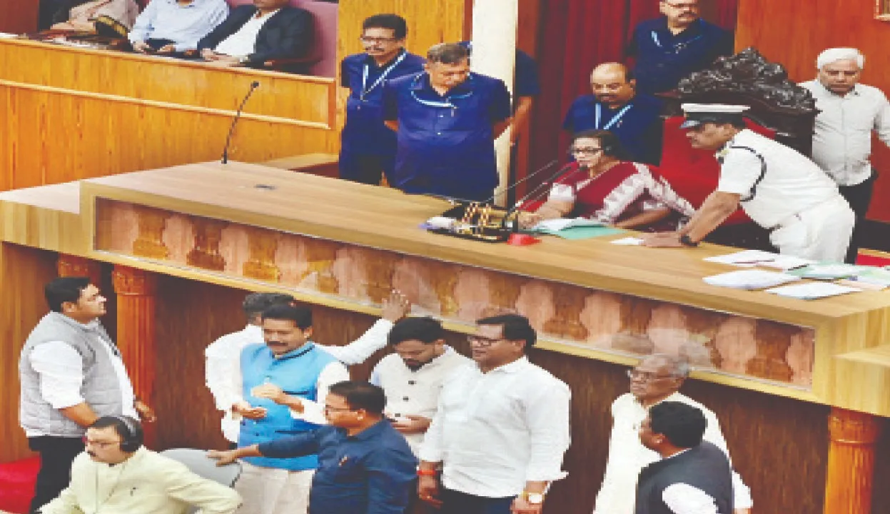  Assembly: ସପ୍ତାହକ ପରେ ଅଚଳାବସ୍ଥା: ଆଲୋଚନା ପାଇଁ ସୁଯୋଗ ନ ମିଳିବାରୁ ପ୍ରତିବାଦ