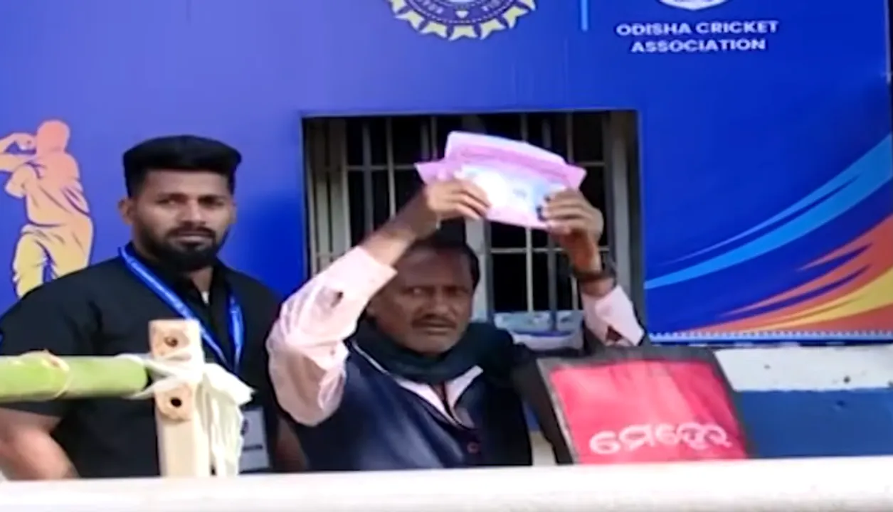  ticket selling in Barabati Photograph: (sambad.in) 