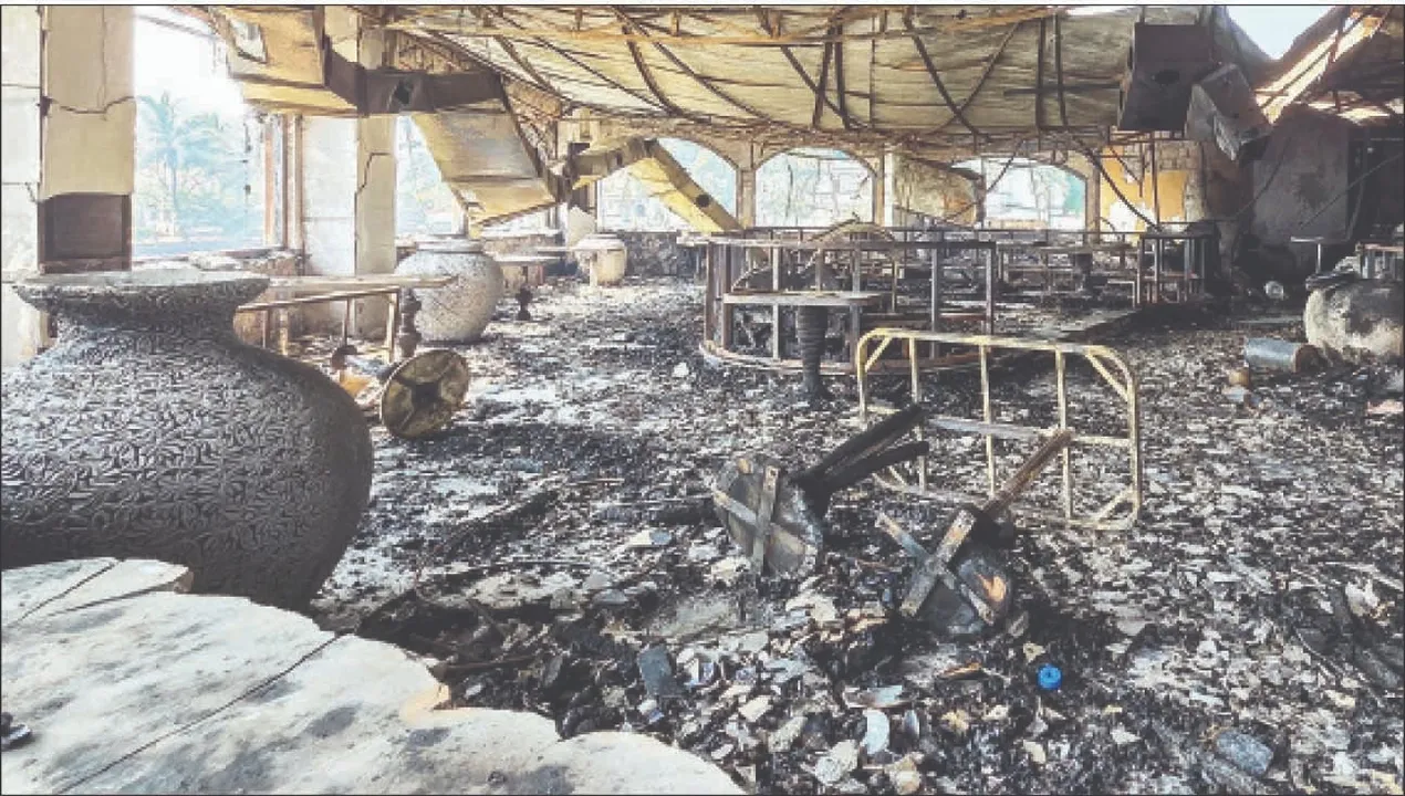  A fire : ଡ୍ୟାନ୍‌ସ ଫ୍ଲୋର୍‌ରୁ ହଠାତ୍ ନିଆଁ ଉଠିଥିଲା