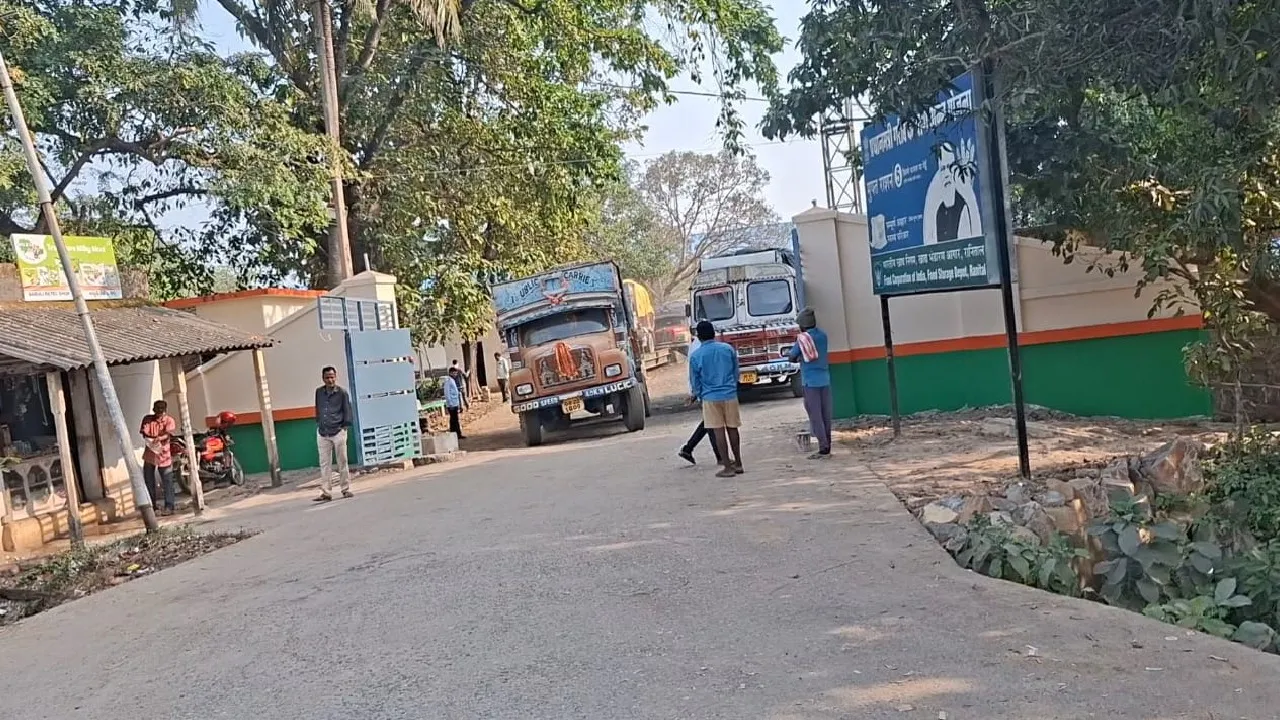  Bhadrak News: ସରକାରଙ୍କ ନିୟମ ଭାଙ୍ଗୁଛି ସରକାରୀ ବିଭାଗ