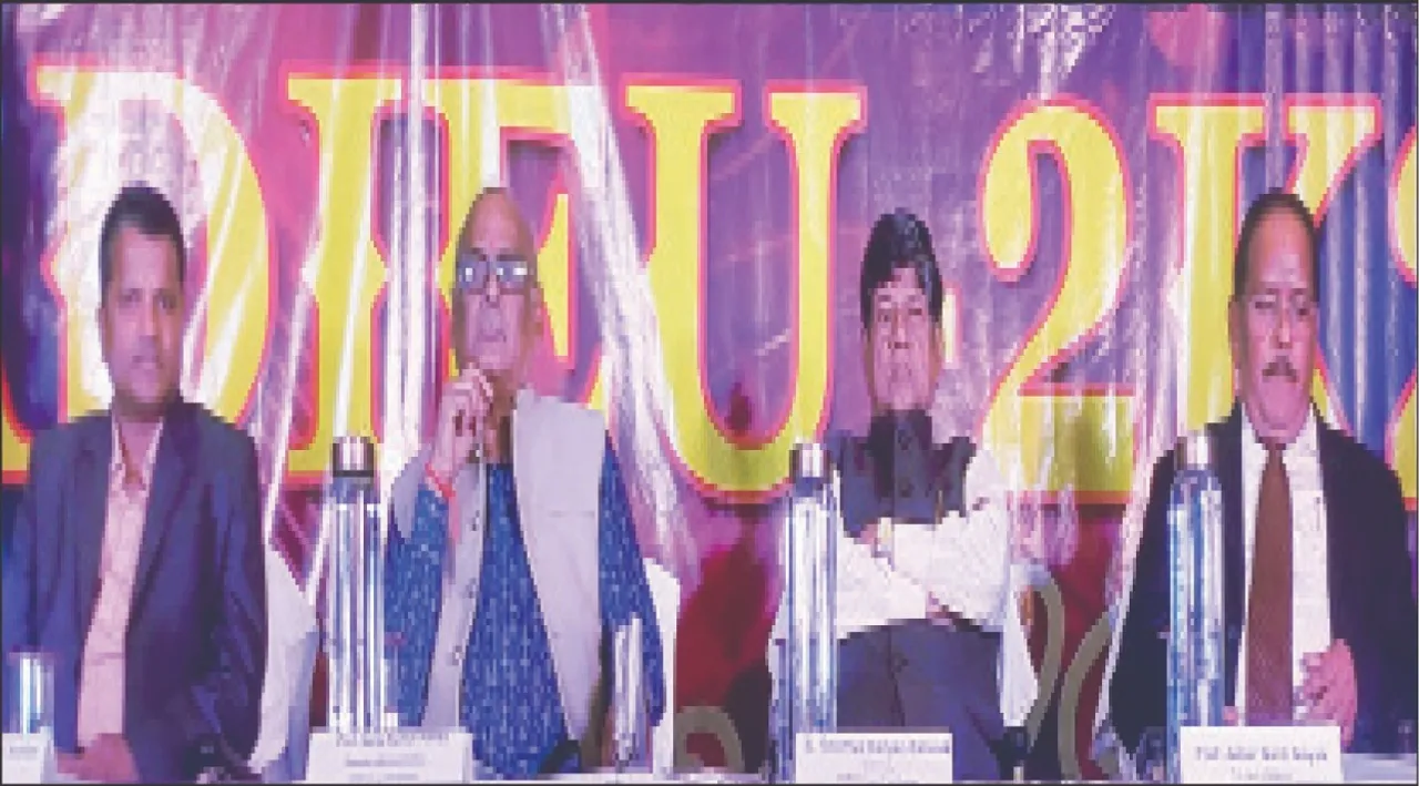  Farewell address at KMBB College: କେଏମ୍‌ବିବି କଲେଜରେ ବିଦାୟକାଳୀନ ସମ୍ବର୍ଦ୍ଧନା: ‘ଦେଶ ଦୁନିଆରେ ନିଜର ପରିଚୟ ତିଆରି କର’