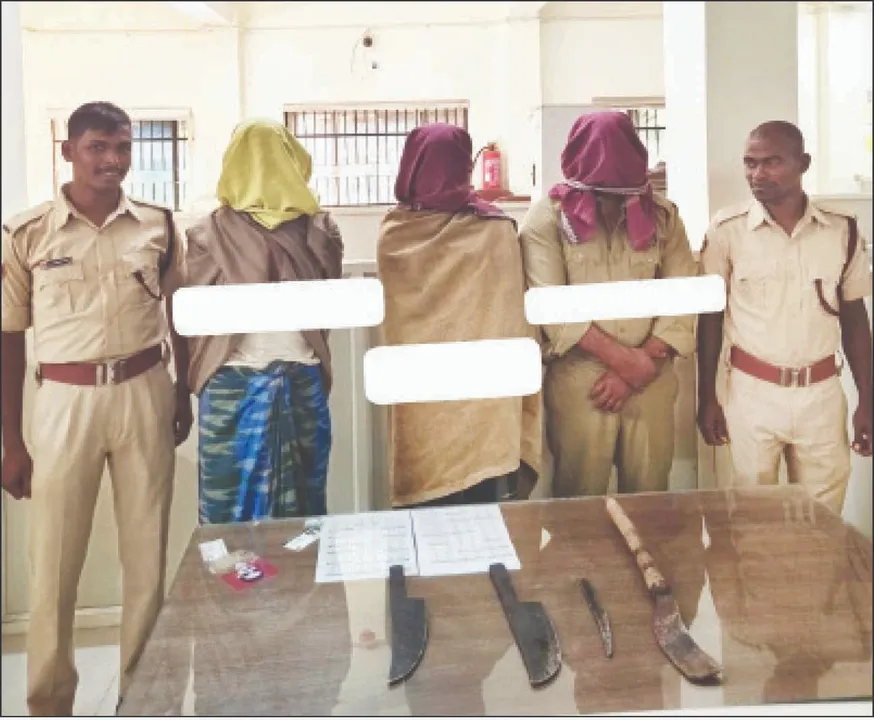  Fake police : ନକଲି ପୁଲିସ  ସ୍କ୍ବାଡ୍‌ର ତୁମୁଳକାଣ୍ଡ