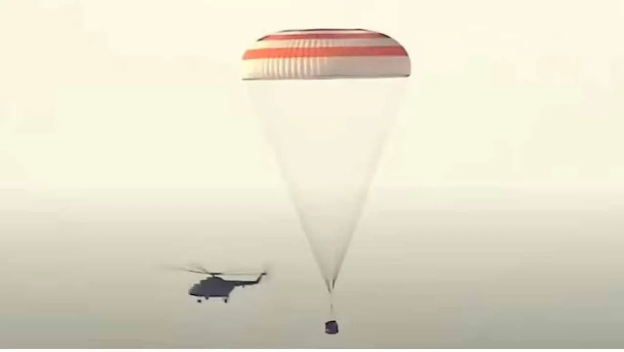  American astronaut: ପୃଥିବୀକୁ ଫେରିଲେ ଆମେରିକାର ମହାକାଶଚାରୀ