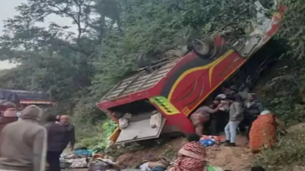  Bus Accident Photograph: (ndtv) 