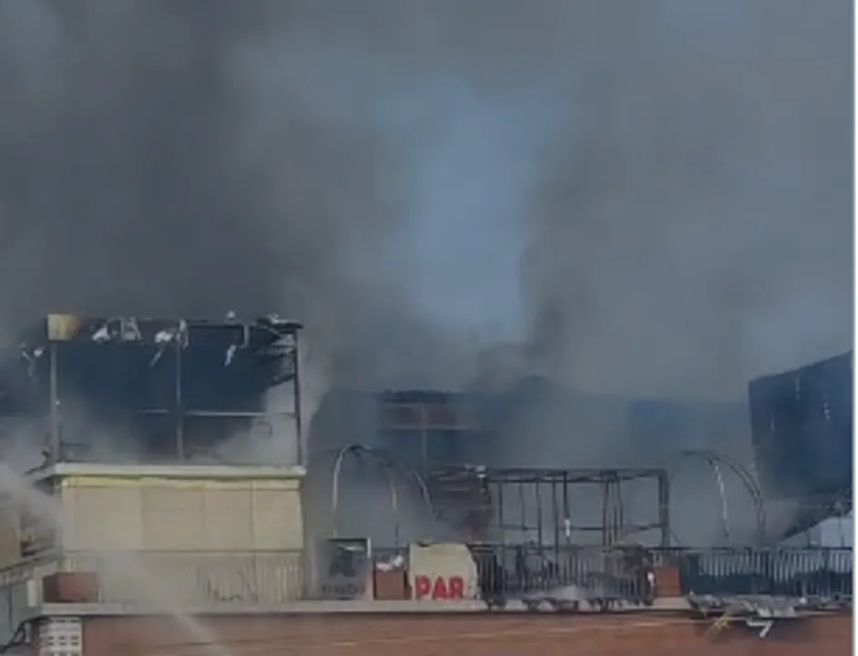  Fire in bar at bhubaneswar Photograph: (sambad.in) 