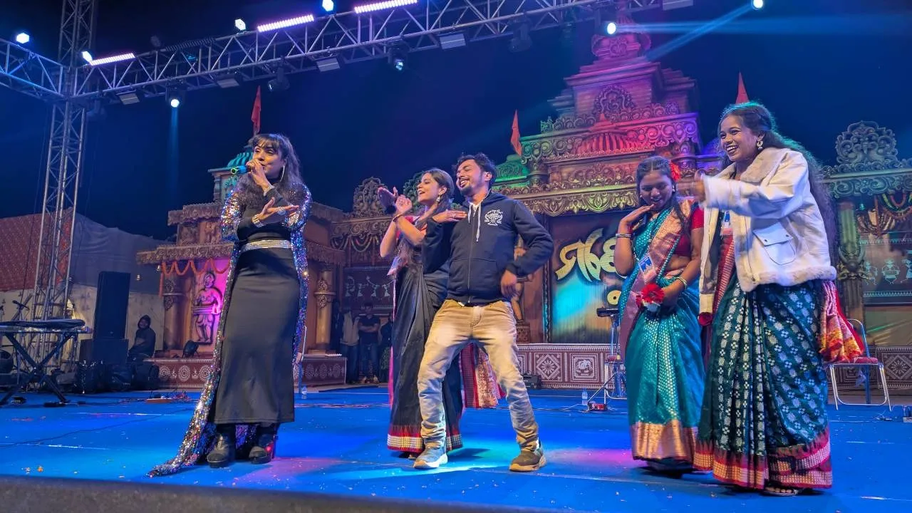  Singer Navya and Mandei in Nabarangpur. Photograph: (sambad.in) 