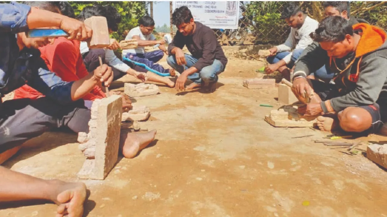  Devendra: ପାଷାଣରେ ପ୍ରାଣ ସଞ୍ଚାର କରୁଛନ୍ତି ଦେବେନ୍ଦ୍ର