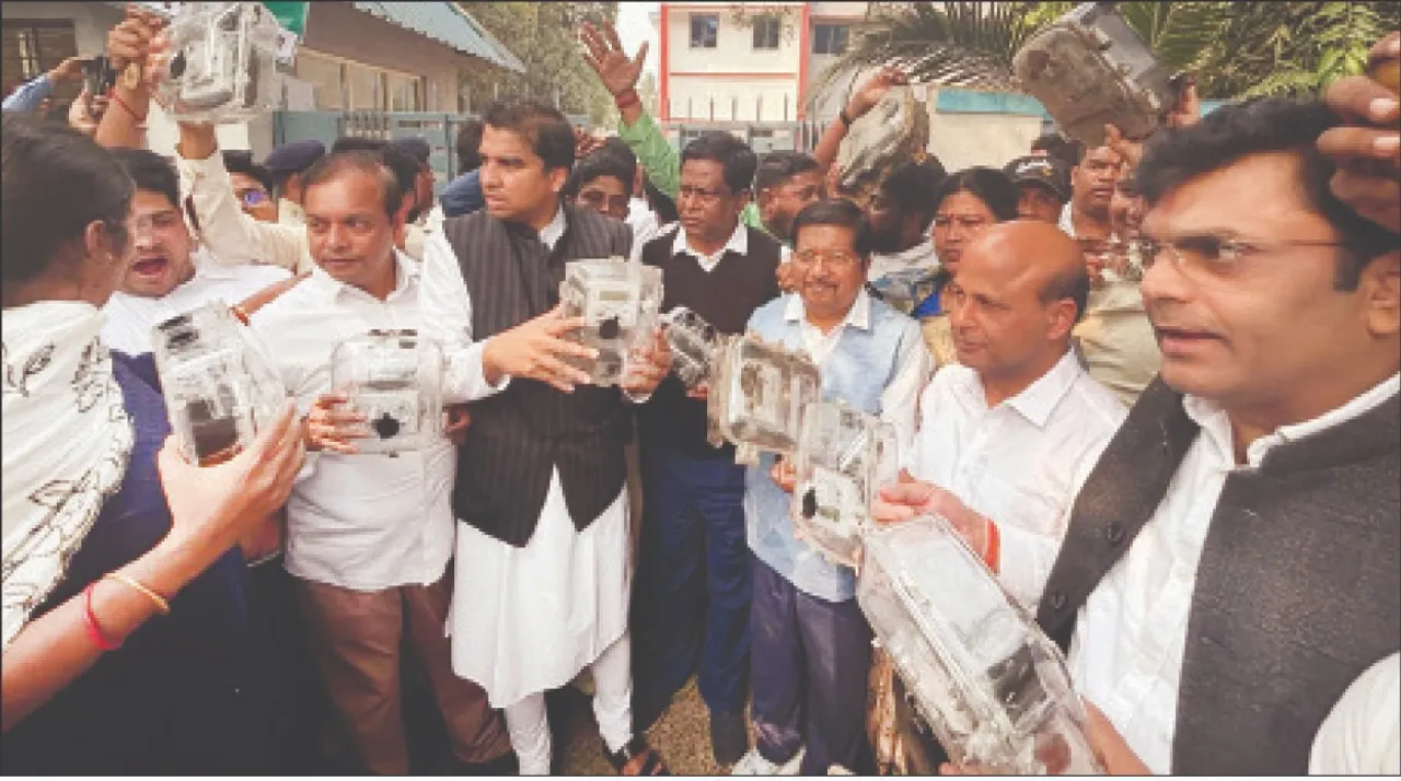  Tata Power office: ଟାଟା ପାୱାର୍‌ ଅଫିସ ଆଗରେ ବିଜେଡିର ବିକ୍ଷୋଭ; ଅତିରିକ୍ତ ସୁରକ୍ଷା ଜମା ଆଇନ ସମ୍ମତ: ଟାଟା ପାୱାର