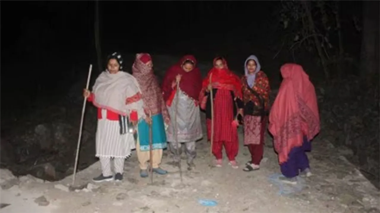  Chitta: ‘ଚିଟ୍ଟା’ ବିରୋଧରେ ରାତ୍ରି ପ୍ରହରୀ ସାଜିଛନ୍ତି ମହିଳା