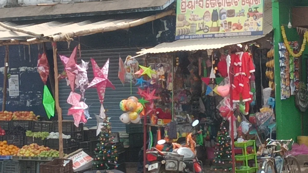  Preparation for Chrismas Day in Kandhamal district. Photograph: (sambad.in) 