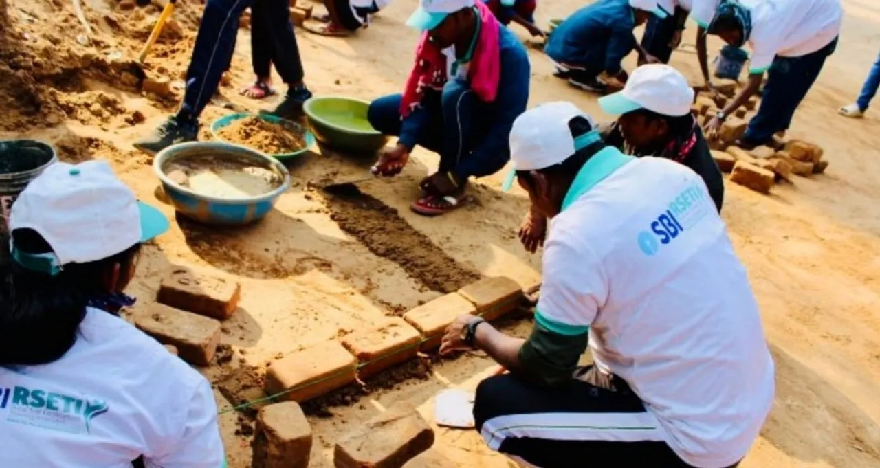  Naxals surrender in Chhattisgarh. Photograph: (sambad.in) 
